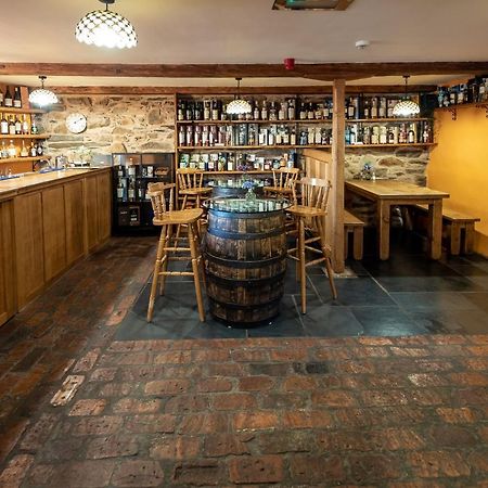 The Wayside And Whisky Barn Whitbeck Exterior foto