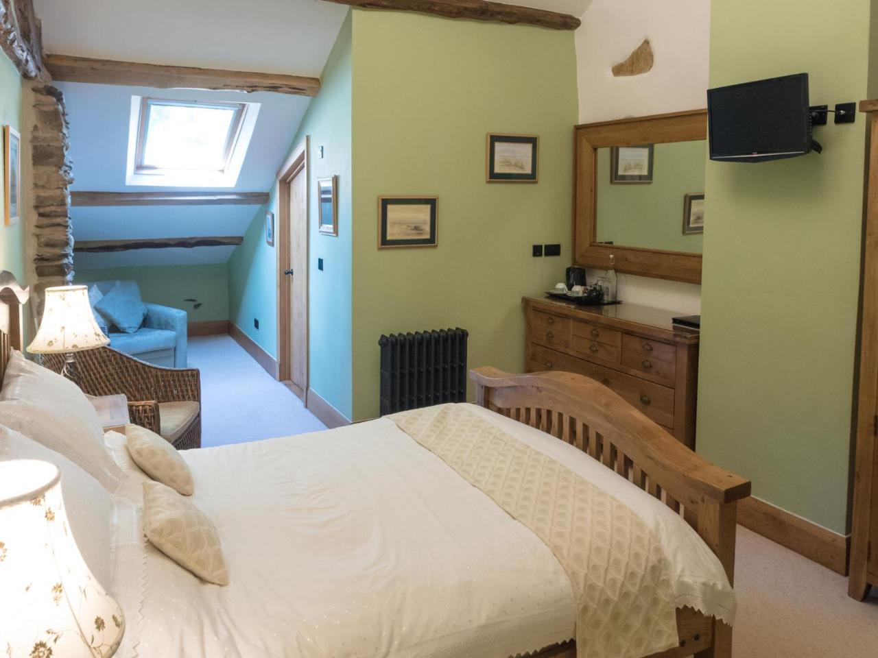 The Wayside And Whisky Barn Whitbeck Quarto foto